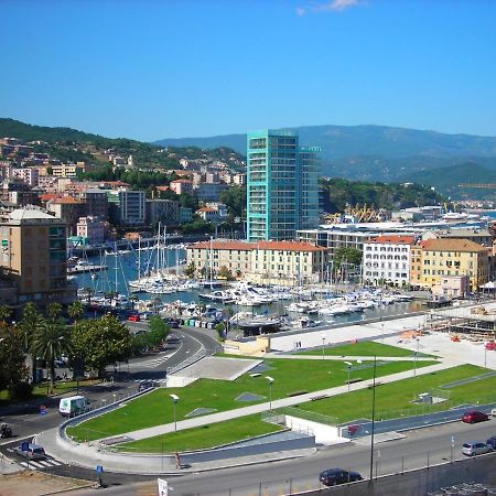 Appartamento Con Ac-Wi-Fi- Centro A 7 Min Savona Buitenkant foto